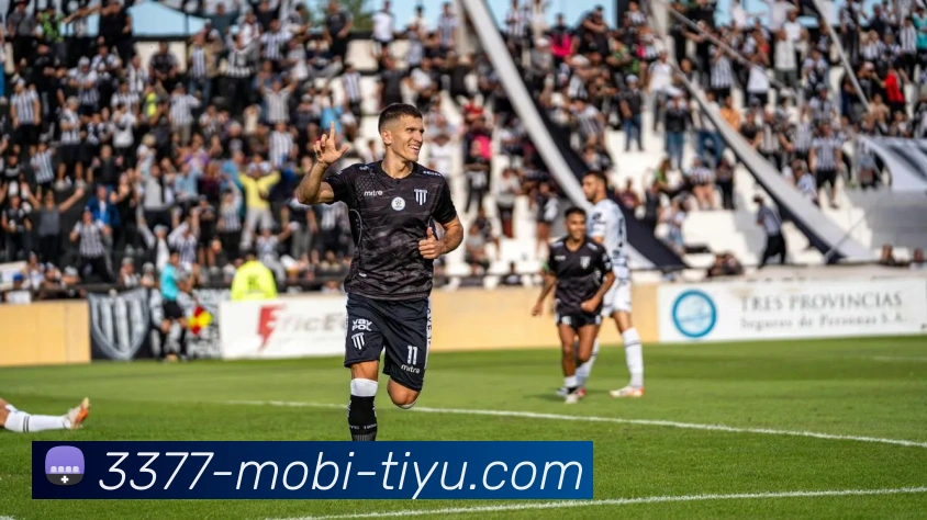 活塞主帅称赞杜伦逐渐融会贯通比赛节奏表现出色